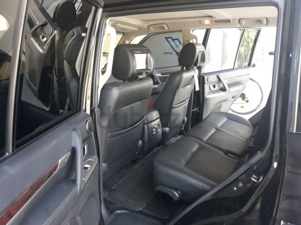 luxury-5-doors-pajero-3-8-gls-2016-gulf-spec117000-km-big-1