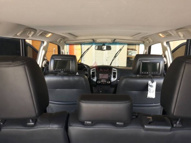 luxury-5-doors-pajero-3-8-gls-2016-gulf-spec117000-km-big-0