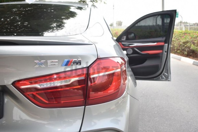 bmw-m-x6-gcc-under-warranty-2016-big-11