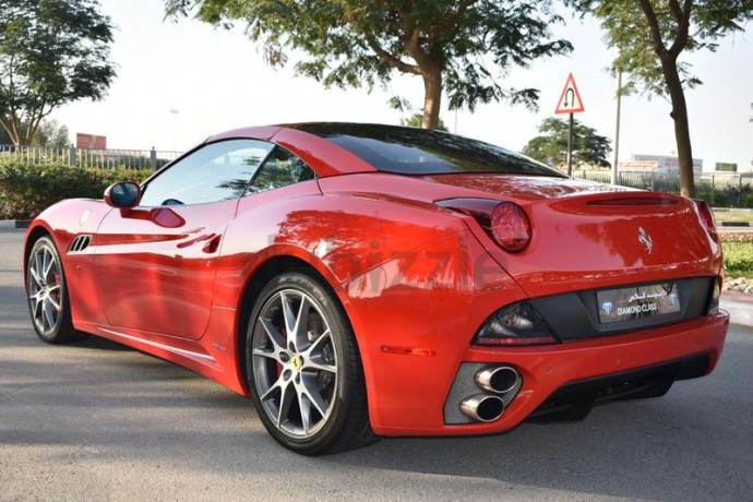 ferrari-california-gcc-under-ferrari-warranty-2012-big-12