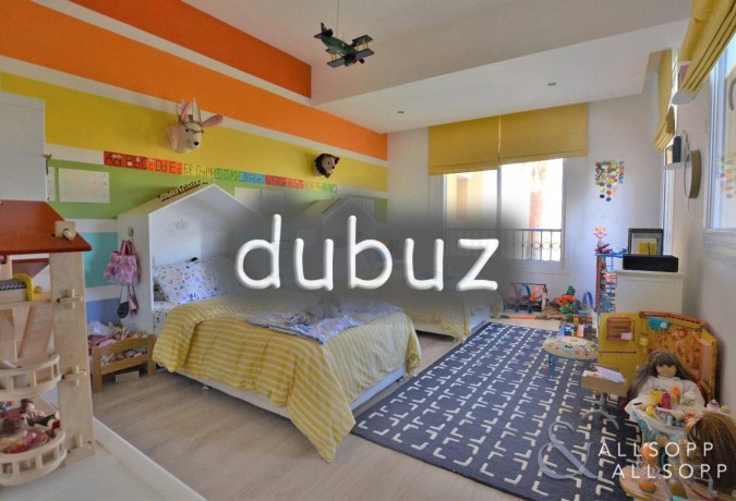 fully-upgraded-full-lake-view-4-beds-big-1
