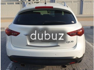 
                            
                            Infiniti QX70 White with Brown interior
                            
                        