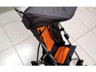 
                        عربة اطفال للبيع استعمال خفيف ابوظبي شخبوط                                            