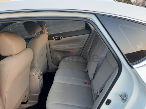nissan-sentra-2016-gcc-spec65000-km-dubai-reg-big-0