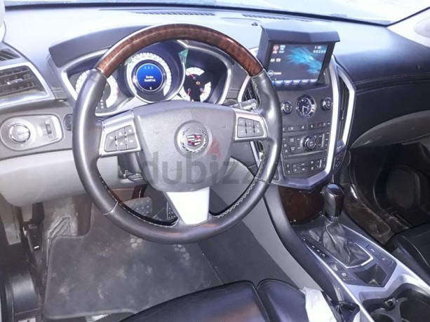 amazing-car-cadillac-srx-2011-gccfull-option-clean-car-big-10