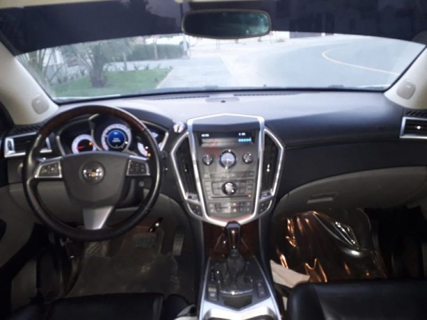amazing-car-cadillac-srx-2011-gccfull-option-clean-car-big-8