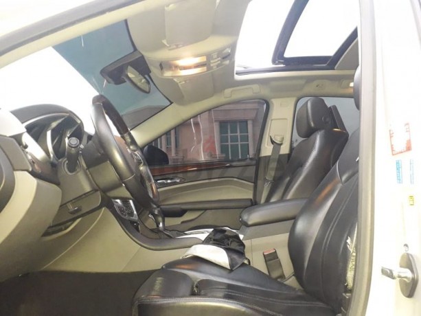 amazing-car-cadillac-srx-2011-gccfull-option-clean-car-big-7