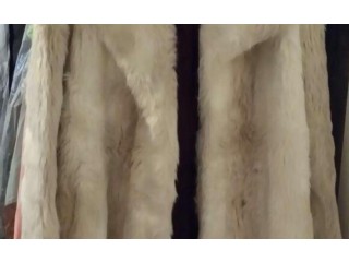 
                        معطف فرو صنع إنكلترا                                            