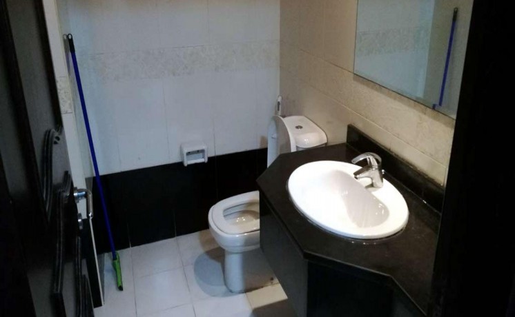 skn-llmshark-llshbab-aajman-sharaa-alshykh-khlyf-aaalan-rkm-02-304-d-big-1