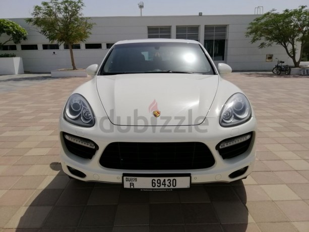 immaculate-porsche-cayenne-turbo-big-16
