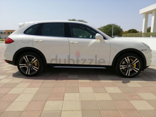 immaculate-porsche-cayenne-turbo-big-14