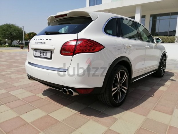 immaculate-porsche-cayenne-turbo-big-13