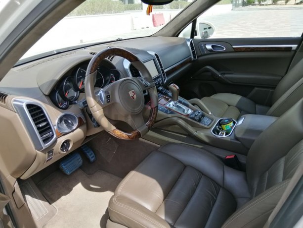 immaculate-porsche-cayenne-turbo-big-9