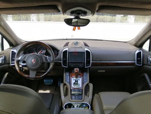 immaculate-porsche-cayenne-turbo-big-7