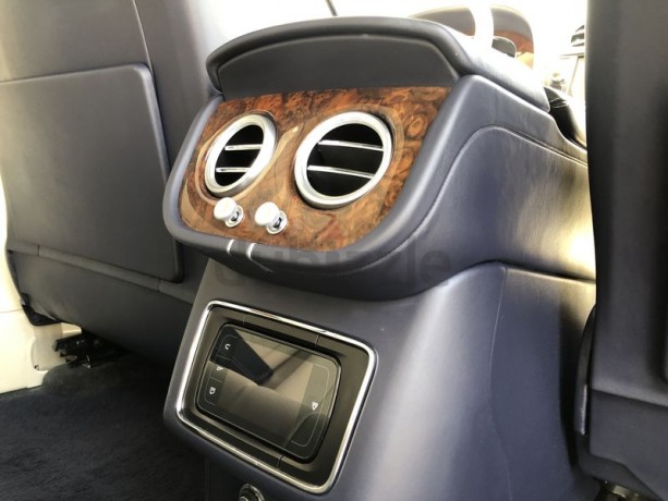 bentley-bentayga-w12-gcc-big-1