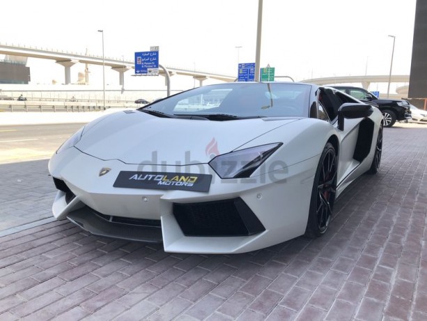 lamborghini-aventador-roadster-gcc-big-9