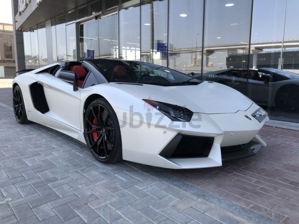 lamborghini-aventador-roadster-gcc-big-8