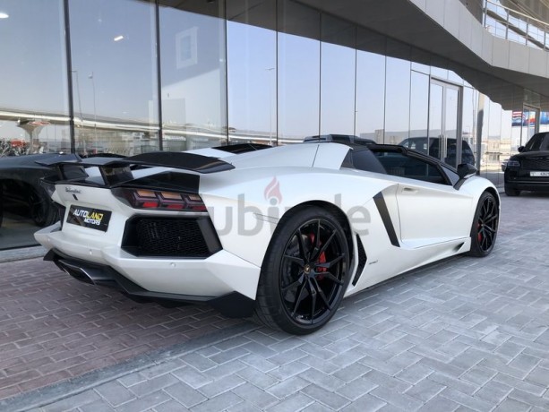 lamborghini-aventador-roadster-gcc-big-7