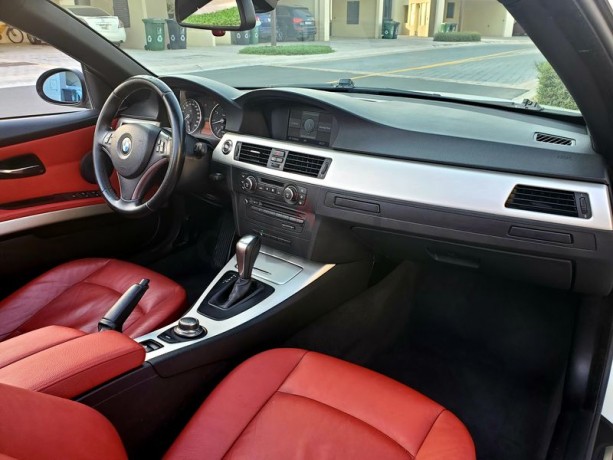 gcc-bmw-320i-hard-top-convertible-2008-in-vgc-2-keys-big-1