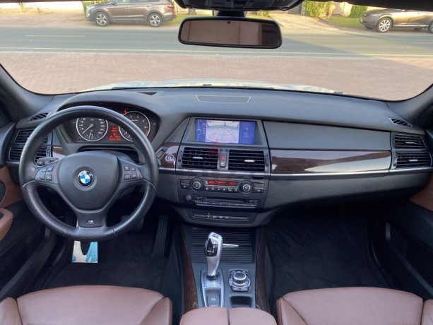 very-low-mileage-bmw-x5m-50only-63k-kmgcc-2-keys-big-5