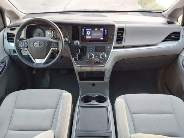 toyota-sienna-2017le-v6-fully-automaticfresh-importperfect-condition-big-5