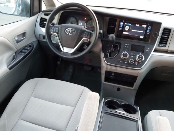 toyota-sienna-2017le-v6-fully-automaticfresh-importperfect-condition-big-0