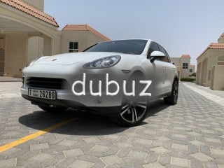 
                            
                            Porsche Cayenne S 4.8L - Low miliage - GCC Specs - Full Service History
                            
                        