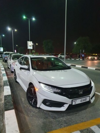 honda-civic-rs-turbo-gcc-under-warranty-big-4