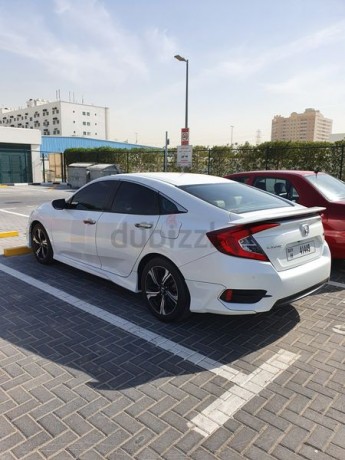 honda-civic-rs-turbo-gcc-under-warranty-big-3