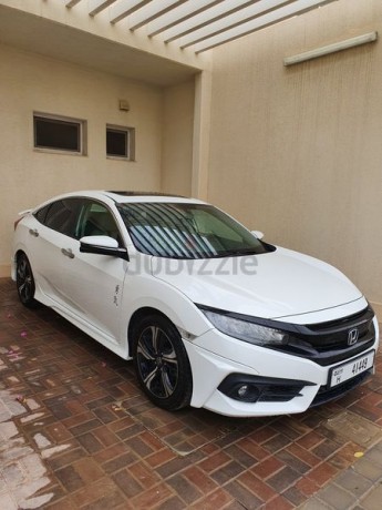 honda-civic-rs-turbo-gcc-under-warranty-big-2