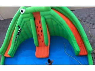 
                        زحلاقيه مع مسبح ف الاسفل للايجار                                            