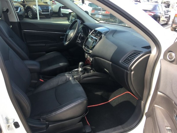 mitsubishi-asx-glx-4wd-moonroof-big-7