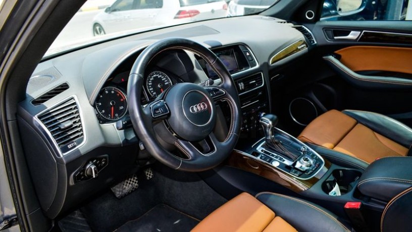 audi-q5-sline-v6-30l-gcc-accident-free-no-paint-big-9