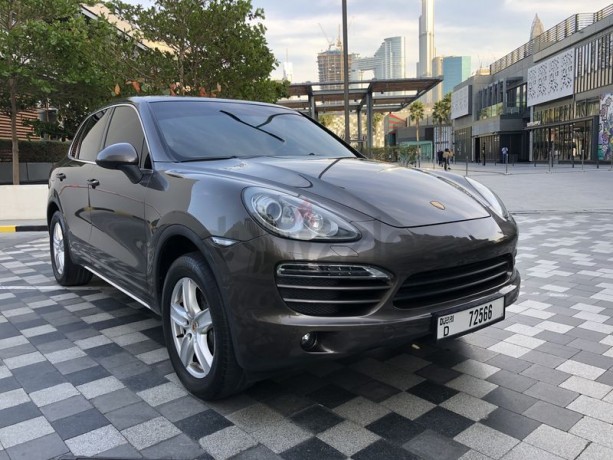 2013-porsche-cayenne-36l-v6-gcc-serviced-only-with-porsche-big-9