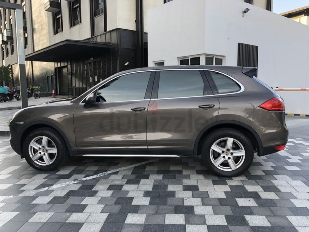 2013-porsche-cayenne-36l-v6-gcc-serviced-only-with-porsche-big-8