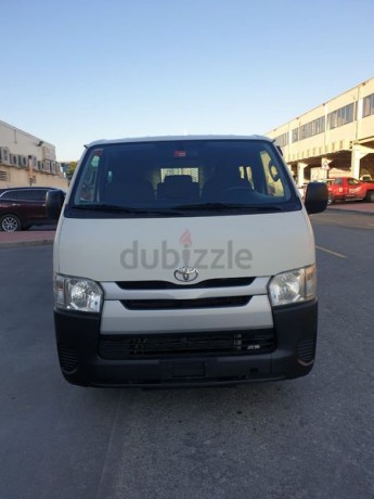 low-km-2015-toyota-hiace-glx-gcc-with-full-service-history-big-7