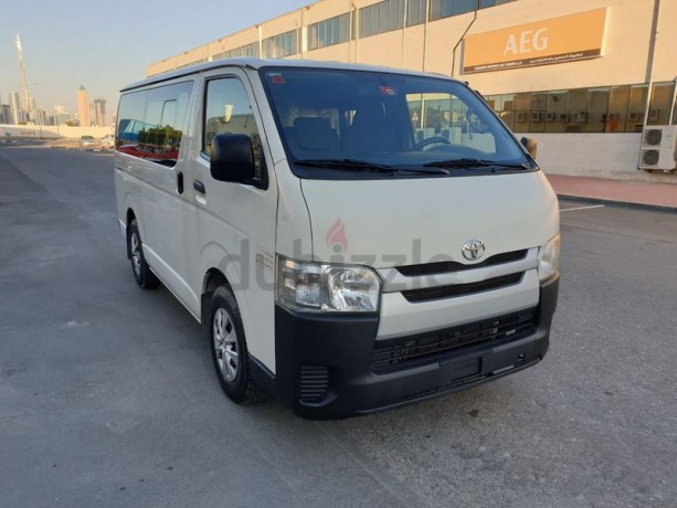 low-km-2015-toyota-hiace-glx-gcc-with-full-service-history-big-2