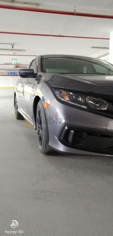 brand-new-honda-civic-2019-for-sale-very-low-mileage-only-2400km-big-6