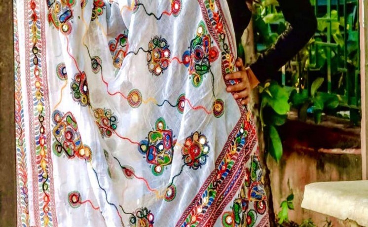 rajasthani-style-dupatta-delivery-included-big-2