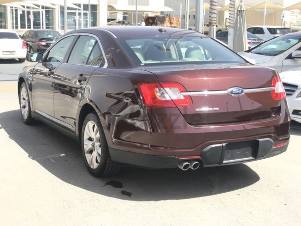 ford-taurus-2012-gcc-big-2