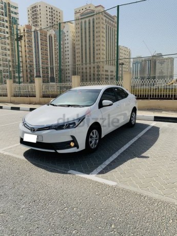toyota-corolla-16-2019-white-gcc-speas-excellent-condition-under-warranty-full-service-agy3-keys-big-17