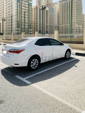 toyota-corolla-16-2019-white-gcc-speas-excellent-condition-under-warranty-full-service-agy3-keys-big-14