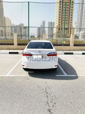toyota-corolla-16-2019-white-gcc-speas-excellent-condition-under-warranty-full-service-agy3-keys-big-13