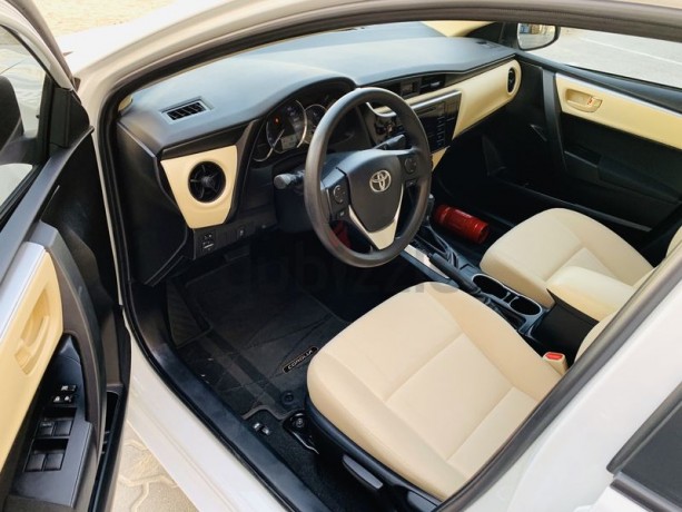 toyota-corolla-16-2019-white-gcc-speas-excellent-condition-under-warranty-full-service-agy3-keys-big-11