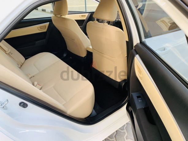 toyota-corolla-16-2019-white-gcc-speas-excellent-condition-under-warranty-full-service-agy3-keys-big-10