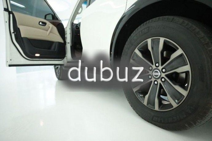 model-2017-v8-engine-56l-390-hp-22-alloy-wheels-u241611-big-7