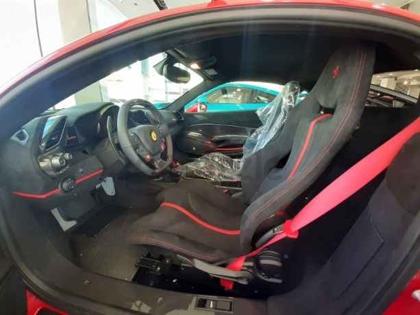 ferrari-488-pista-2019-0km-brand-new-big-5