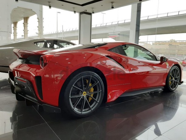 ferrari-488-pista-2019-0km-brand-new-big-3