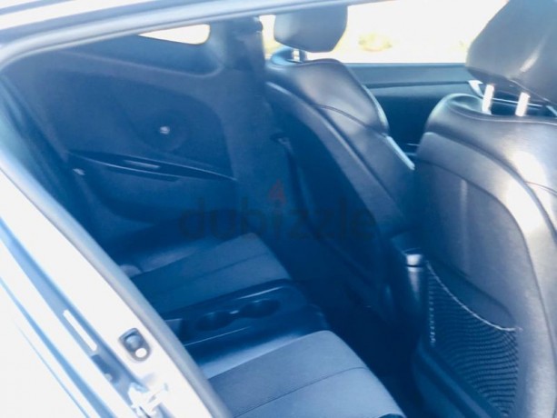 hyundai-veloster-2012-model-full-option-panoramic-sunroof-big-3