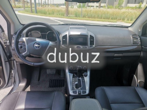 captiva-ltz-european-lady-drevin-in-showroom-condition-big-5
